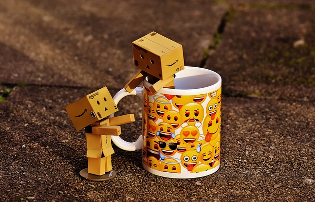 File:Packages-1865510640.jpg