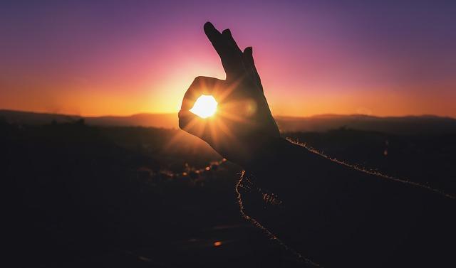 File:Sunset-1331088640.jpg